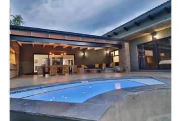 Kruger Nights Apartment, Marloth Park - 2