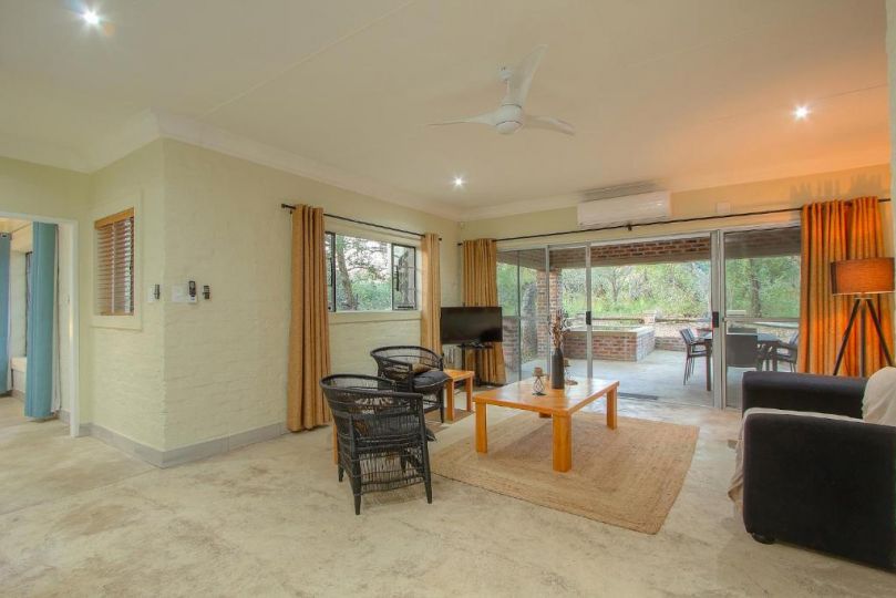 Kruger's Retreat House & Kruger's Rest Studio Guest house, Marloth Park - imaginea 11