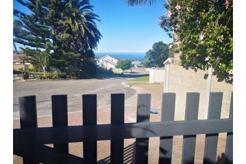 Kyk Hie Holiday Rental Dana Bay Apartment, Mossel Bay - 5