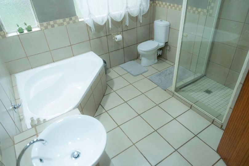 L'anda Guesthouse & self catering Bed and breakfast, Middelburg - imaginea 3