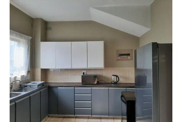 La Corsica Beach House Breakaway Apartment, Margate - 5