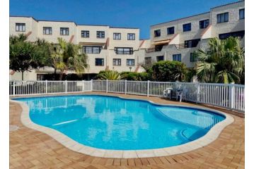 La Corsica Beach House Breakaway Apartment, Margate - 2