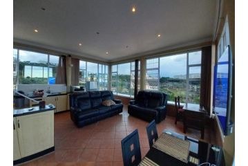 La Lucia Ridge Self Catering Penthouse Environment Apartment, Durban - 4
