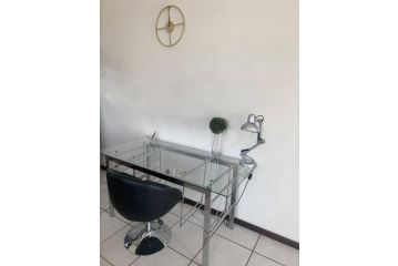 La Maison Lofts- Lovely & spacious 1 bed room loft with pool Apartment, Sandton - 4