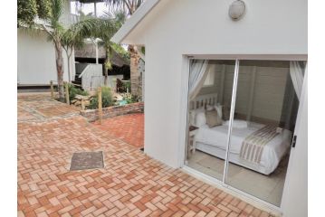 La Mer Guesthouse Bed and breakfast, Port Elizabeth - 4
