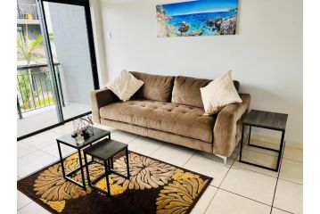 Modern 4 Sleeper Apartment, Ballito - 3