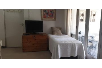 Ladera - Vista Self-catering Guesthouse Guest house, Paarl - 4