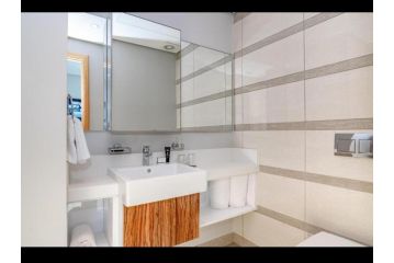 Lagoon Apartment, Durban - 3