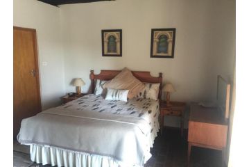 Lairds Lodge Guest house, Underberg - 5