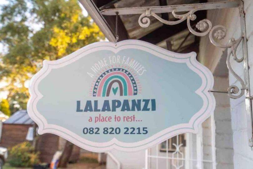 LALAPANZI Elegant Opposite Rosepark Hospital Apartment, Bloemfontein - imaginea 10