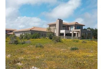 Langebaan Golf Estate - Signature Hole 24hrs power Villa, Langebaan - 2