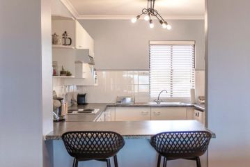 Langebaan Golf Lagoon Haven Apartment, Langebaan - 1