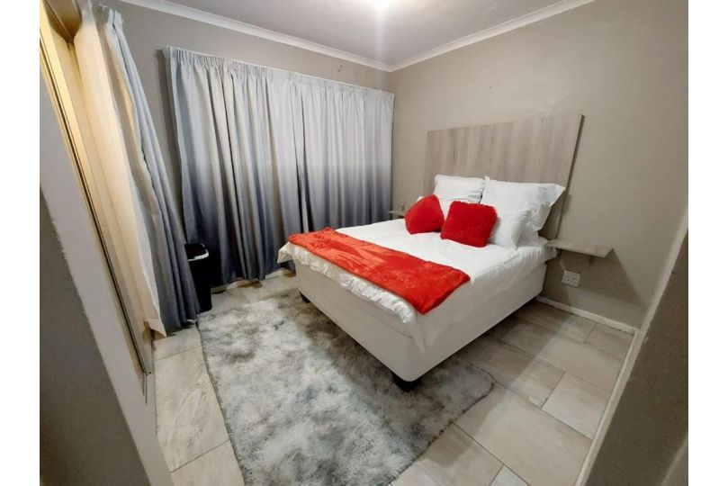 Northcliff Terrace 2 bedroom apartment Apartment, Johannesburg - imaginea 1