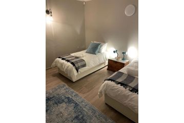 Lazydaze Super and Tubes Guest house, Jeffreys Bay - 3