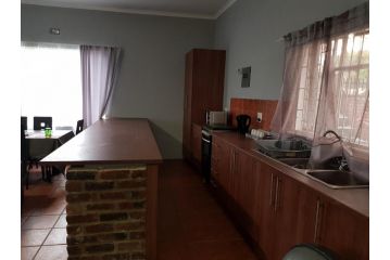 Le Grix Guesthouse Apartment, Nelspruit - 3