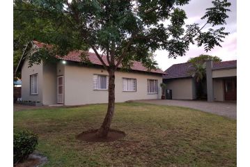 Le Grix Guesthouse Apartment, Nelspruit - 4