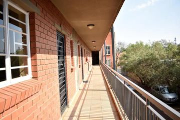 Lea's Furnished Apartments - Lofts at Loftus Apartment, Pretoria - 4