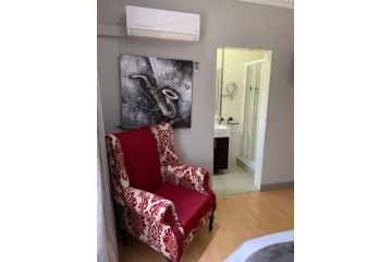 Leighton Court Guest house, Newcastle - 3