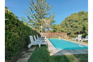 Leisure Isle Pool House Guest house, Knysna - 5