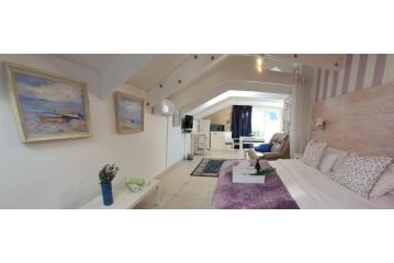 LekkeBly Boutique Loft Apartment, Paternoster - 3