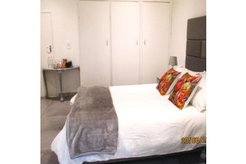 LEKKER RUS Apartment, Bloemfontein - 3