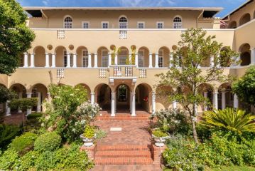 Cape Town Historical Victoria Court apartment Apartment, Cape Town - 1