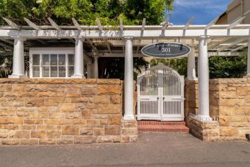 Cape Town Historical Victoria Court apartment Apartment, Cape Town - 5