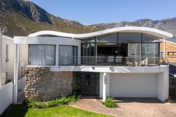 Lighthouse on Grotto Guest house, Hermanus - 2