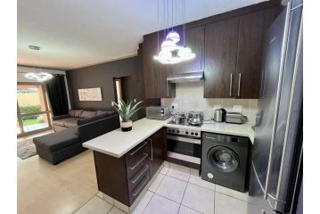 Lillyâ€™s loft Apartment, Sandton - 2