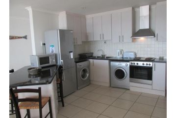 Point Village Accommodation - Linda Apartment, Mossel Bay - 4