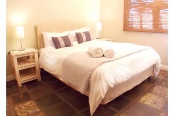 Point Village Accommodation -Linky's House Guest house, Mossel Bay - 1