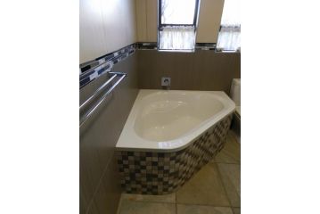 Lion King Guest house, Marloth Park - 5