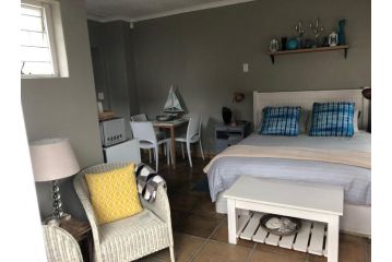 Bahari Beach Cottage Apartment, Cape Town - 2