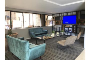 Kent-Hill Self Contained Apartment, Johannesburg - 3
