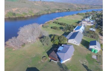Staples House - Living The Breede Guest house, Malgas - 2