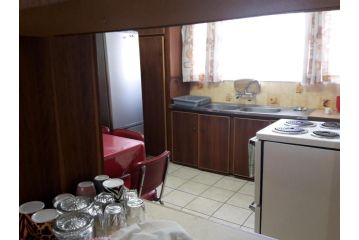 Loch Logan Furnished 2 bedroom 2 bathroom apartment Apartment, Bloemfontein - 1