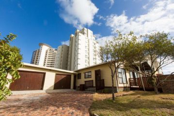 Loddeys Beach House Guest house, Strand - 3