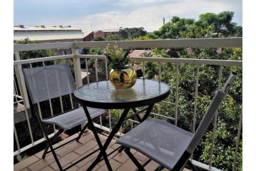 Apartments on Lunnon St, Hatfield, Hillcrest Apartment, Pretoria - 1