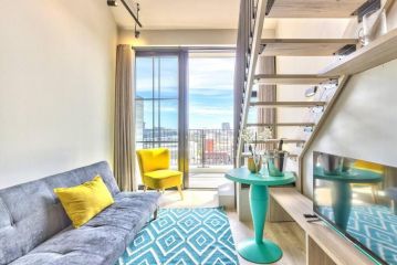 Loft Style Apartment in of the heart of East City. Views&Balcony Apartment, Cape Town - 3