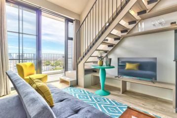 Loft Style Apartment in of the heart of East City. Views&Balcony Apartment, Cape Town - 4