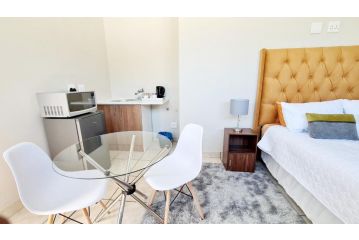 Lorna Live Accomodation Unit 4 Apartment, Johannesburg - 5