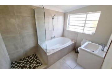 Lorna Live One Bedroom Unit 3 Apartment, Johannesburg - 1