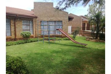Lott's Place Chalet, Bela-Bela - 1