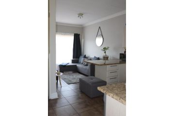 Lovely 1 bedroom apartment Apartment, Potchefstroom - 4