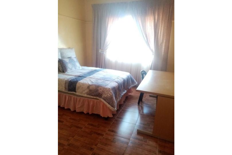 Lovely 2 bedroom apartment with bath and kitchen Apartment, Mahikeng - imaginea 4