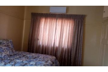 Lovely 2 bedroom apartment with bath and kitchen Apartment, Mahikeng - 3
