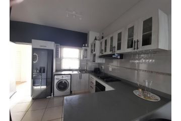 lovely 1 bedroom apartment Apartment, Ballito - 3