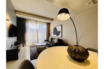 Lovely 1-bedroom rental unit with pool Apartment, Johannesburg - 3