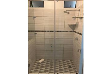 Lovely 1 Bedroom Unit in an Amazing Golf Estate Apartment, Roodepoort - 5