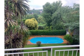 Naisiae - Lovely 1-bedroom vacation home with pool Apartment, Johannesburg - 1